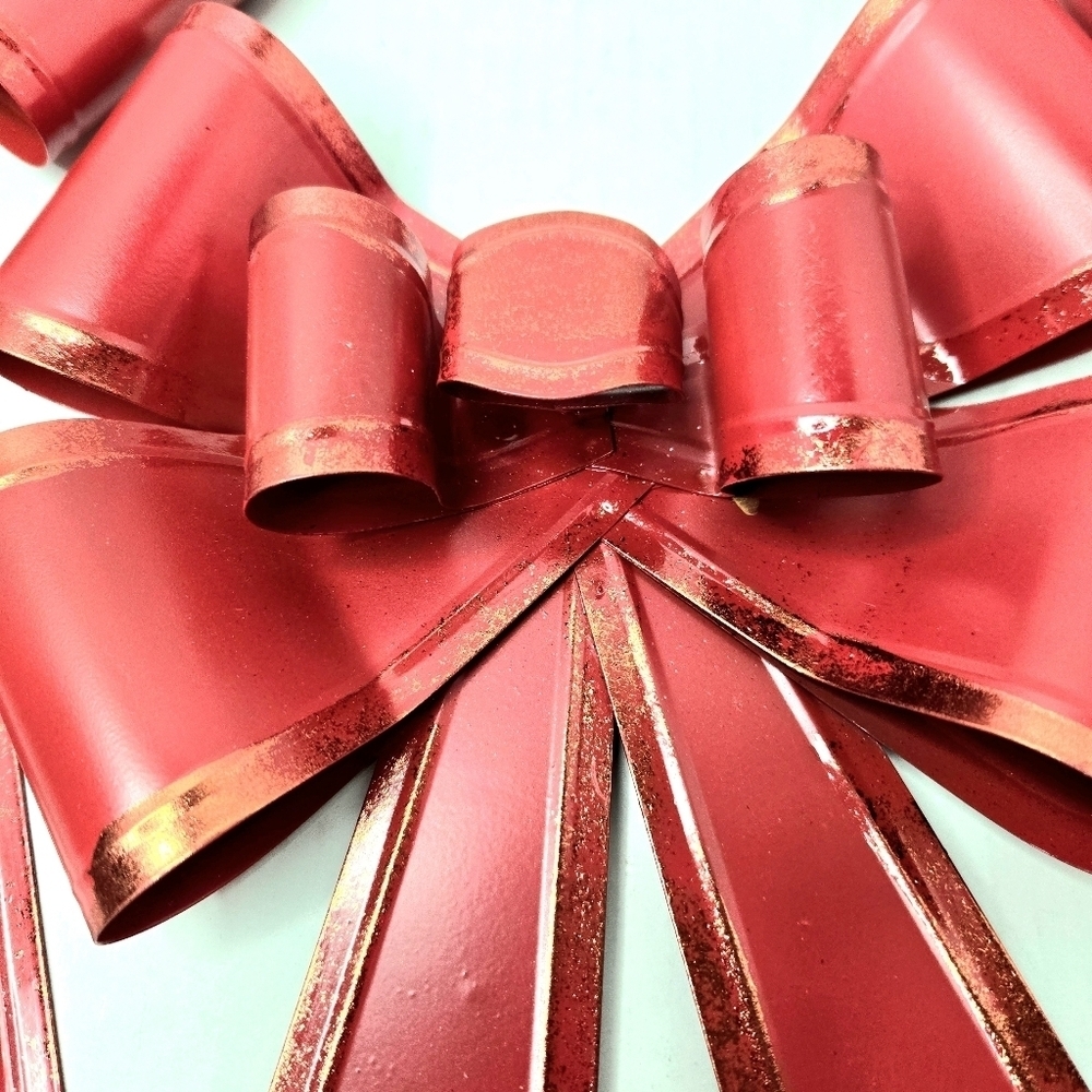 Set of Three Metal Bows, Red. - Picture 4 of 10